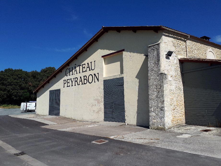 Château Peyrabon winery in Saint Sauveur