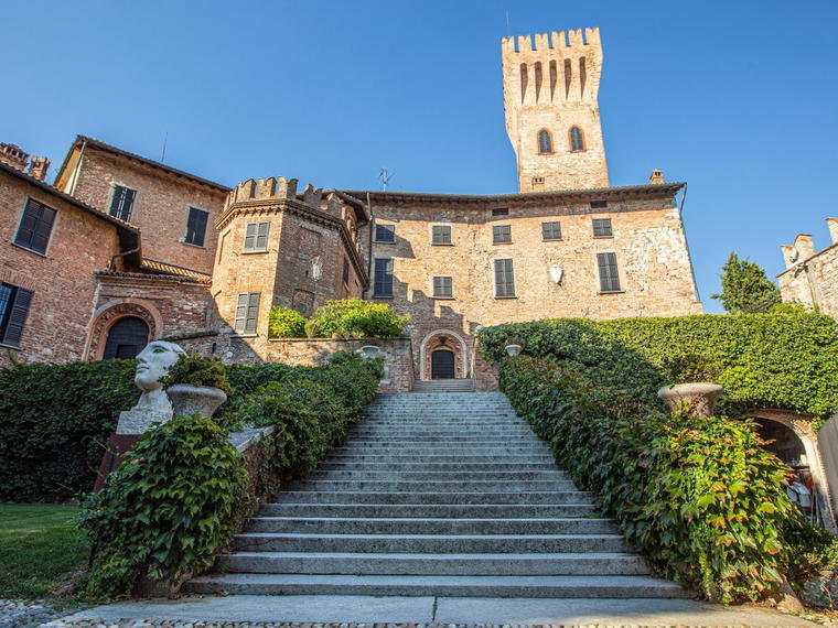 Castello di Cigognola, Cigognola, Italy