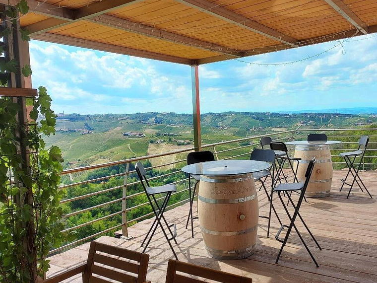 Cascina Comina, Calosso, Italy