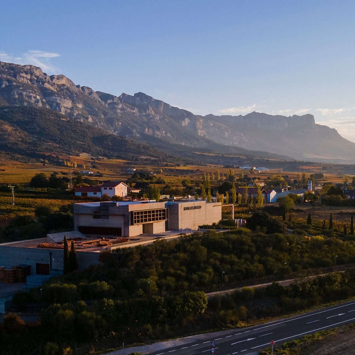 Bodegas Obalo, Abalos, Spain
