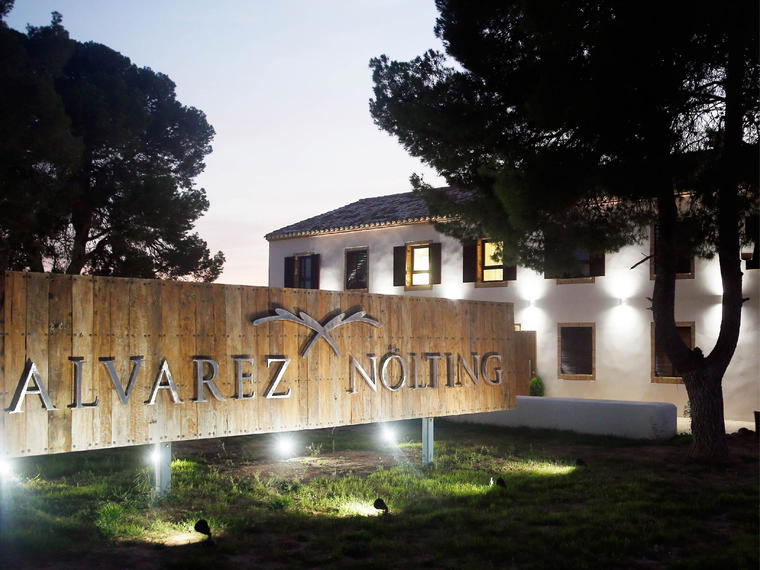 Alvarez Nölting, Requena, Spain