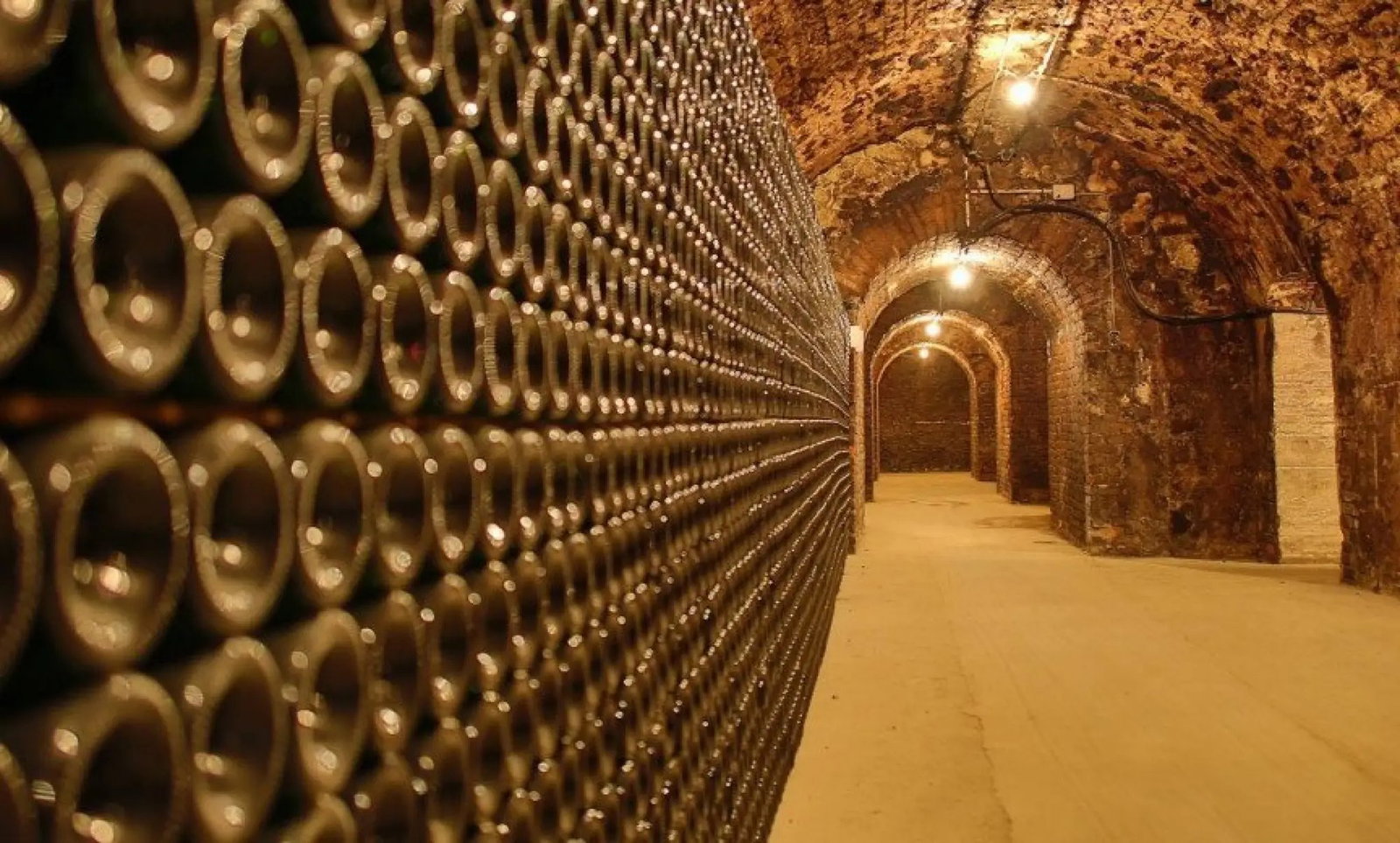 Champagne Charles Lafitte, Reims, France