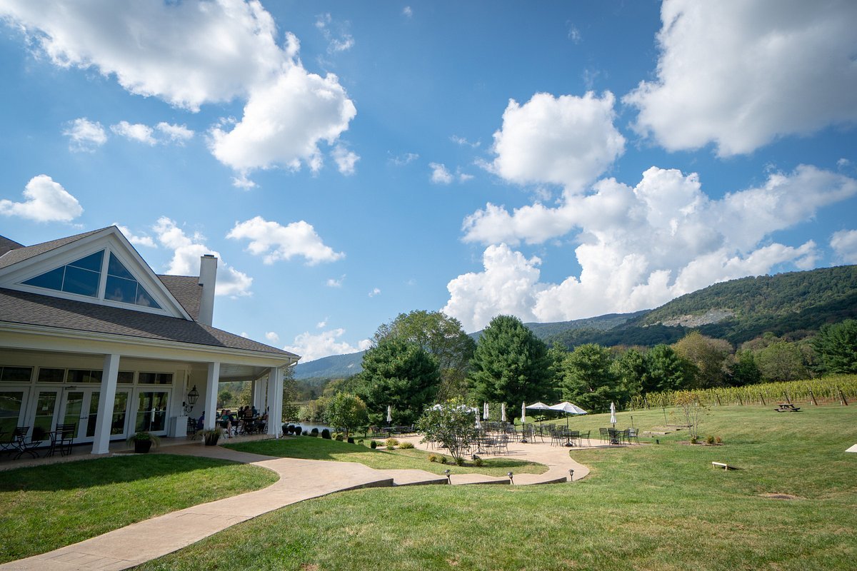 Pollak Vineyards winery in Greenwood, United States