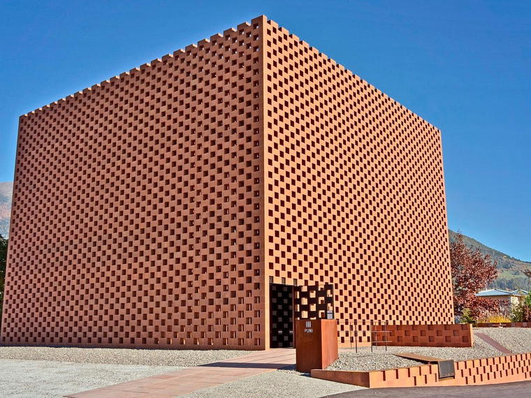 Puni Distillery, Glorenza, Italy