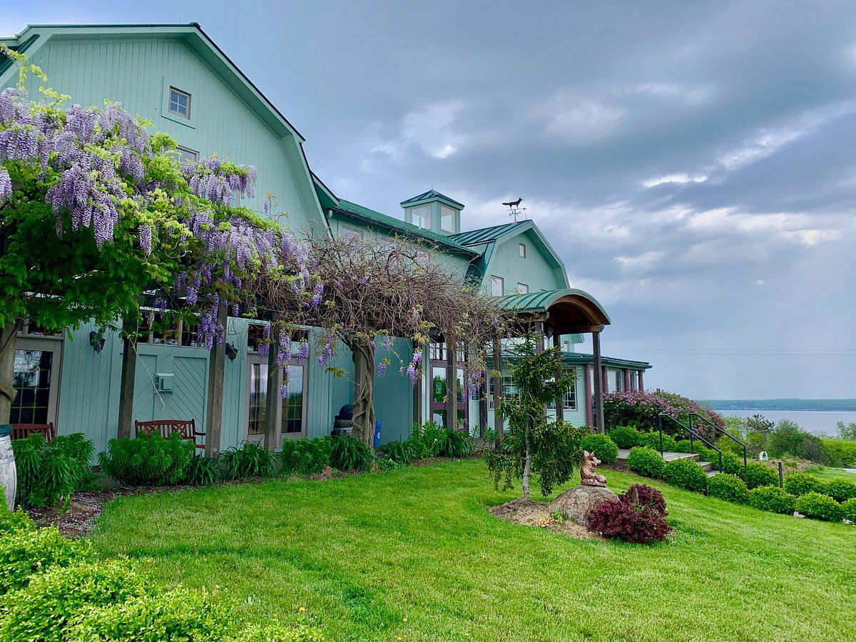 Fox Run Vineyards, Winery in Penn Yan