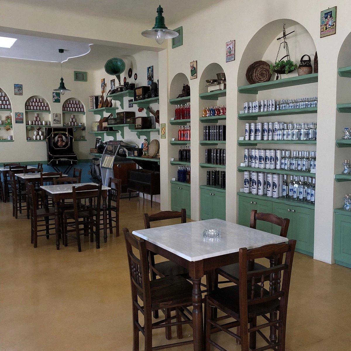 Baxevanis Distillery winery in Lamia