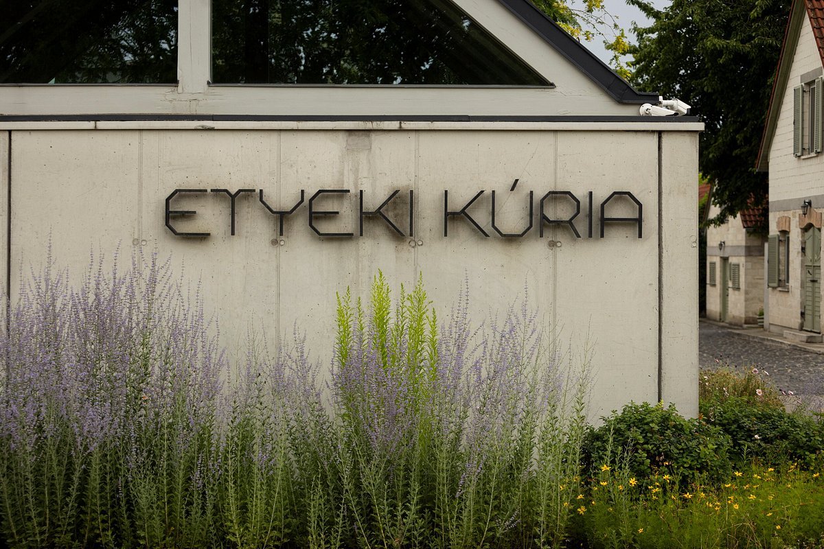 Etyeki Kúria