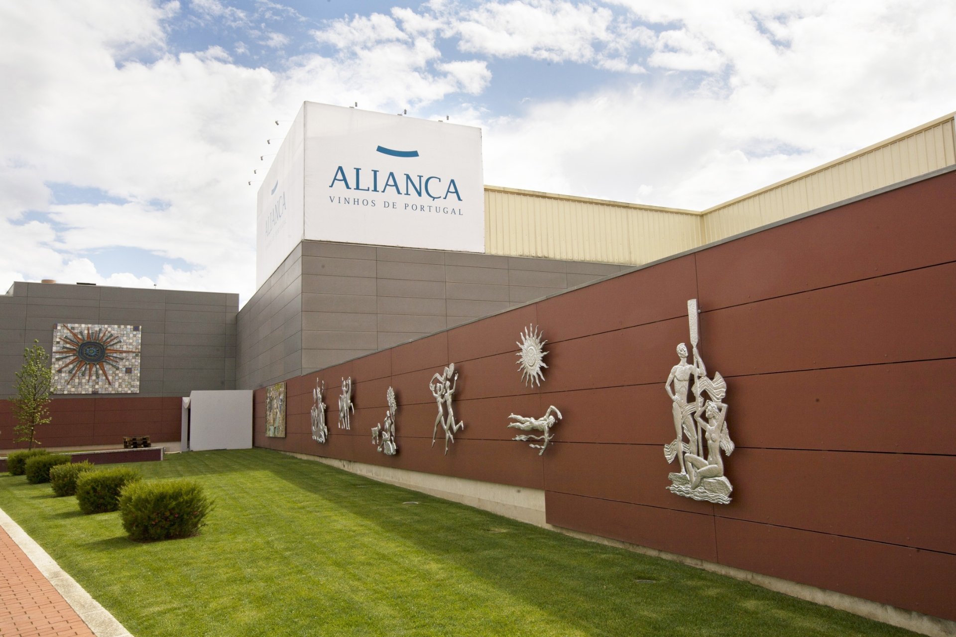 Aliança Vinhos winery in Sangalhos, Portugal