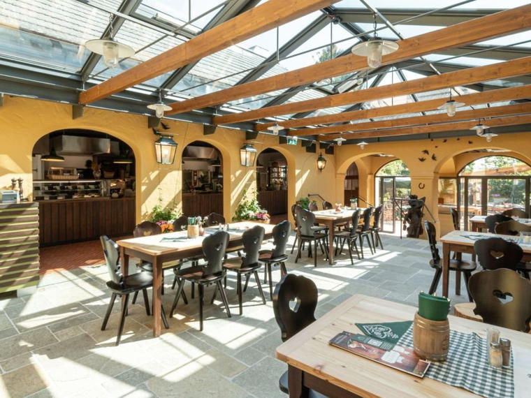 Weingut Mayer am Pfarrplatz, Vienna, Austria
