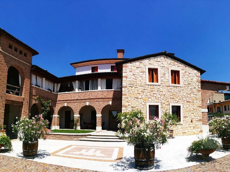 Gini, Monteforte d'Alpone, Italy