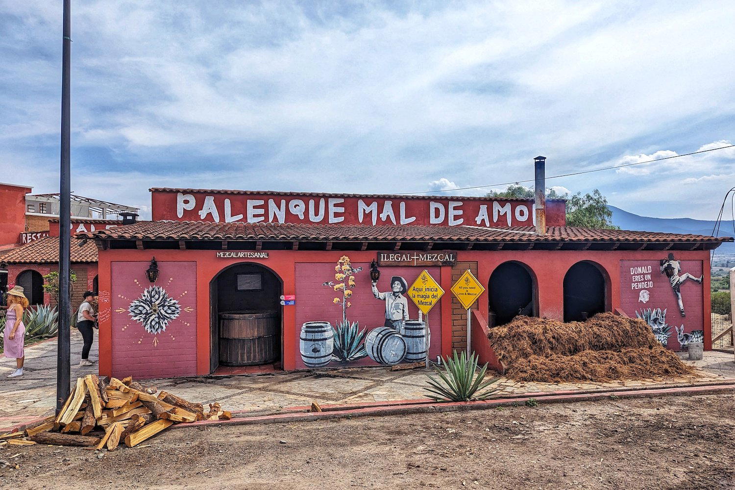 Ilegal (Palenque Mal de Amor) winery in Santiago Matatlán