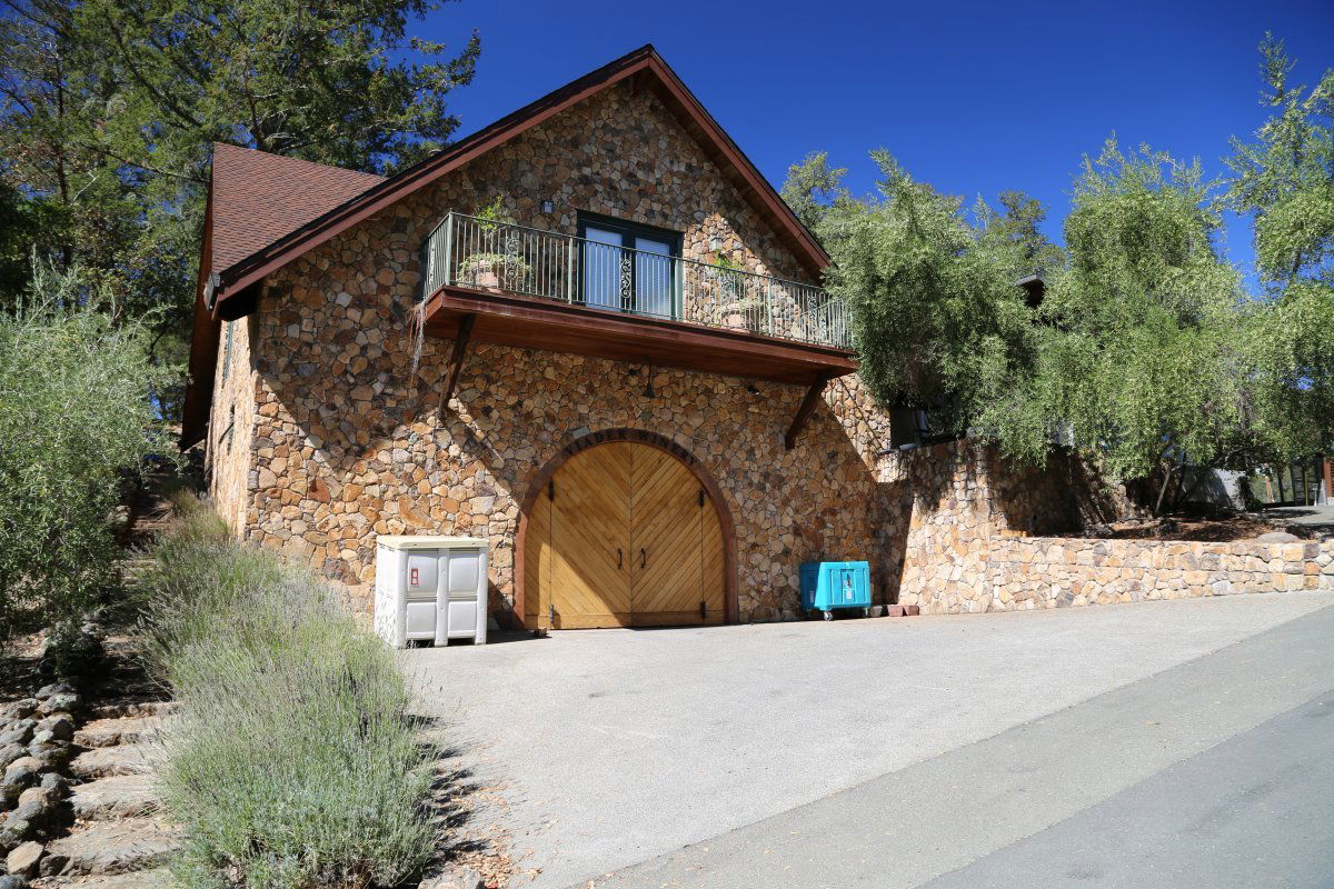 Viader Vineyards & Winery, Winery in Angwin