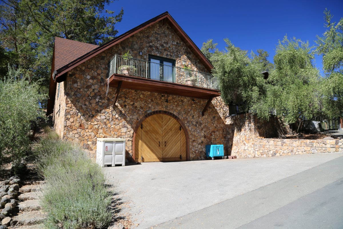 Viader Vineyards & Winery winery in Angwin, United States