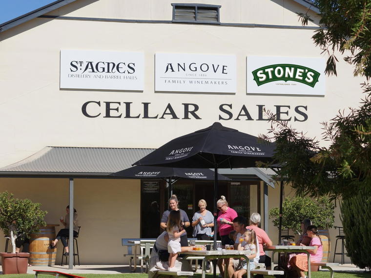 Angove Family Winemakers, Renmark, Australia
