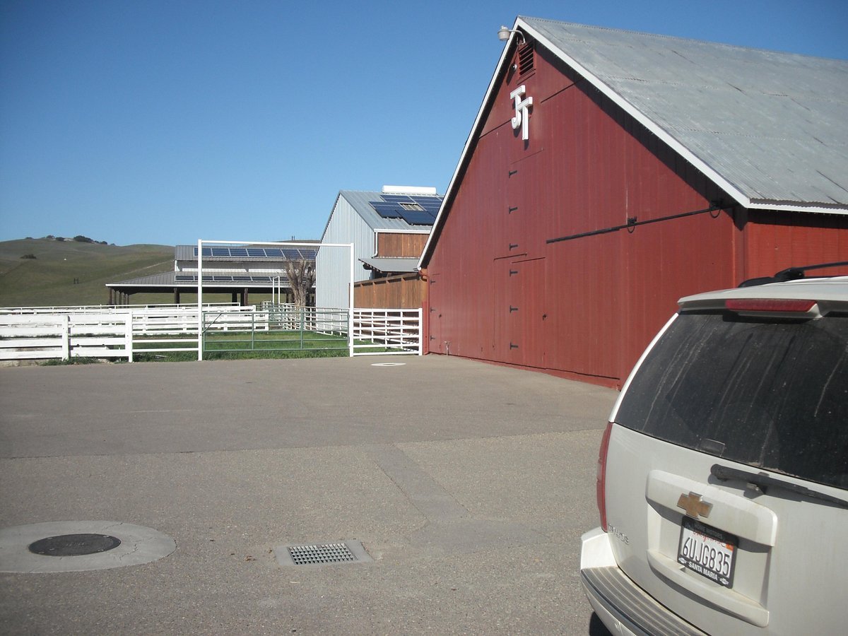 Tres Hermanas Winery winery in Santa Ynez, United States