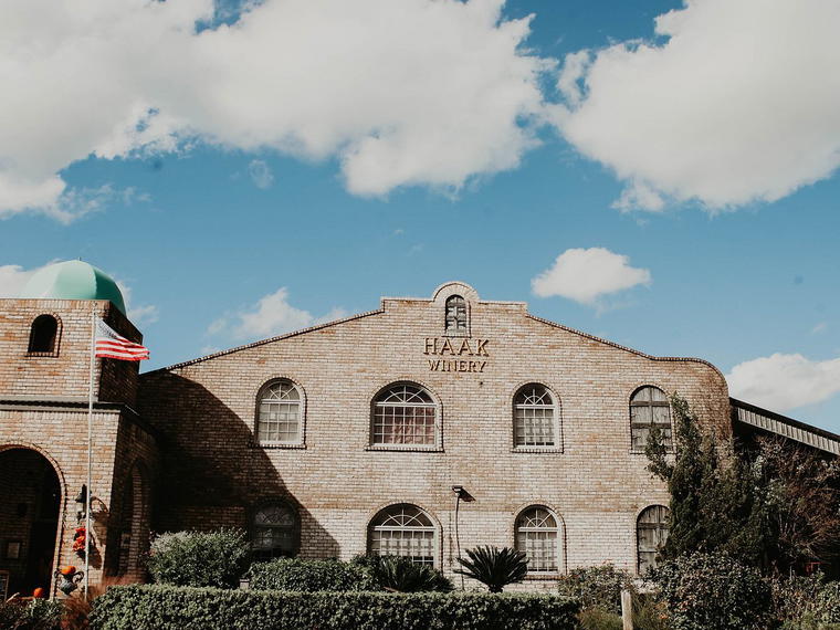 Haak Vineyards & Winery, Santa Fe, United States