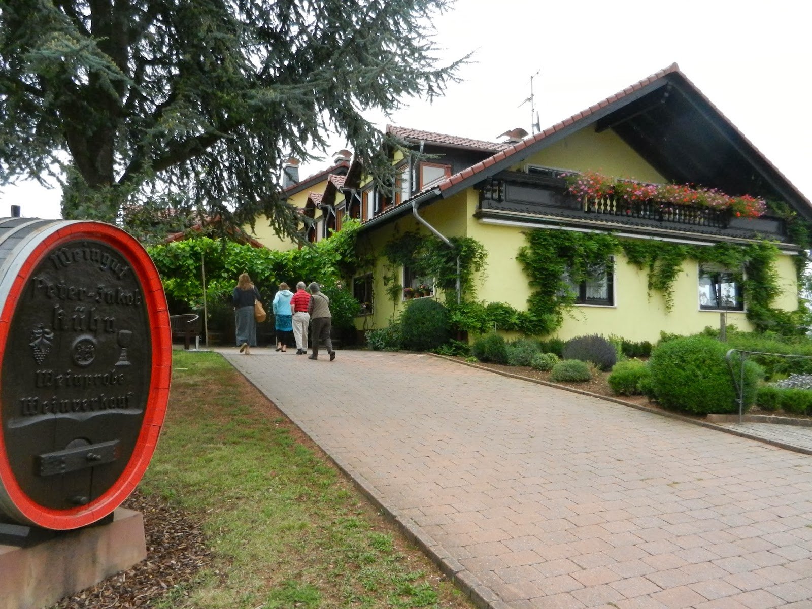 Weingut Peter Jakob Kühn winery in Oestrich-Winkel, Germany